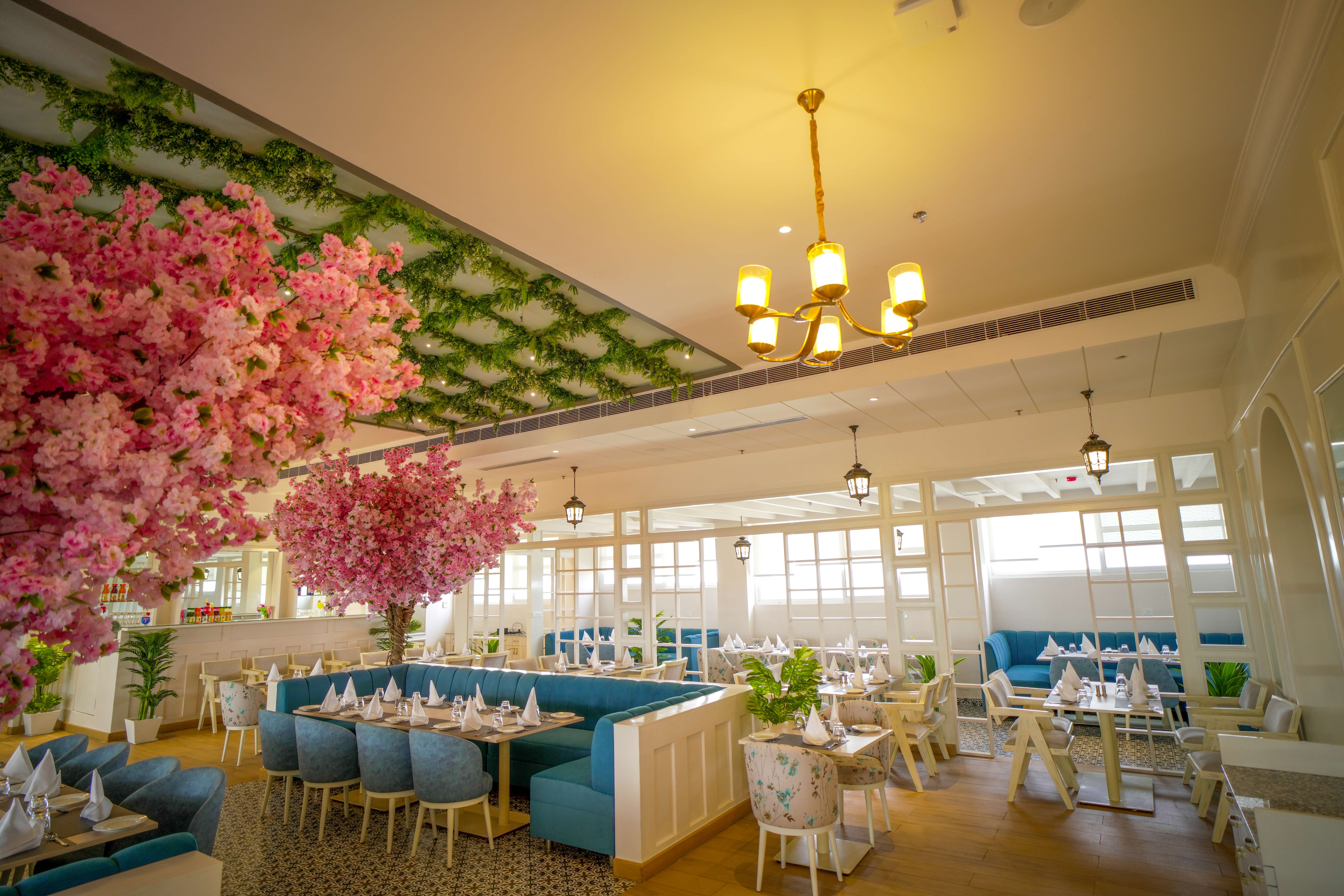Crescent Restaurant Image 4